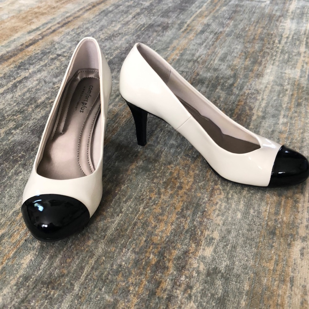 Cap Toe black/white heels